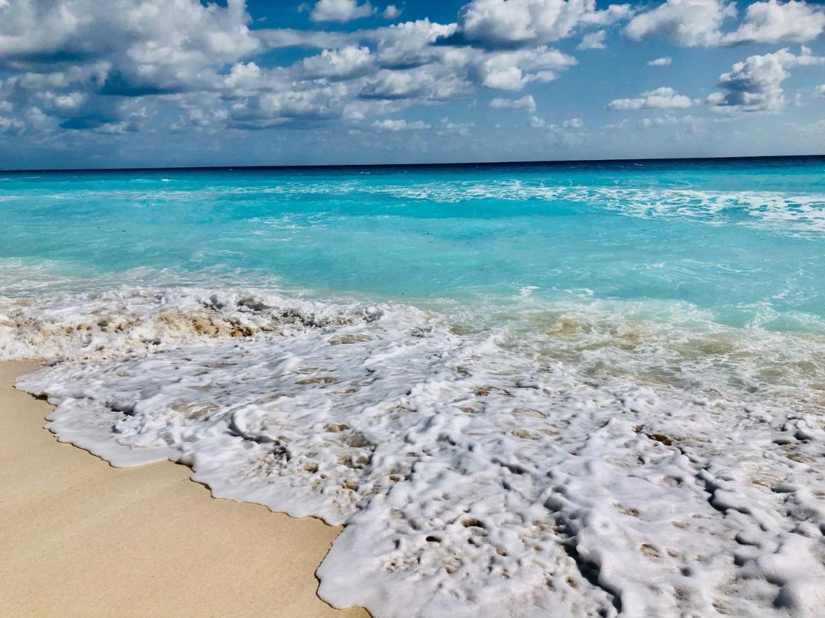 Solymar Beach Condos Cancun Bagian luar foto