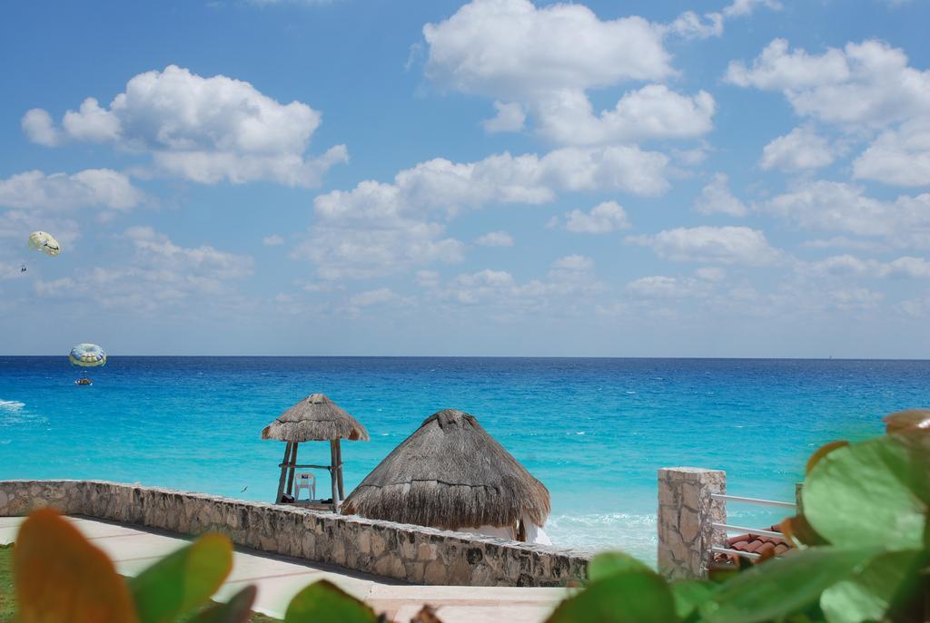 Solymar Beach Condos Cancun Bagian luar foto