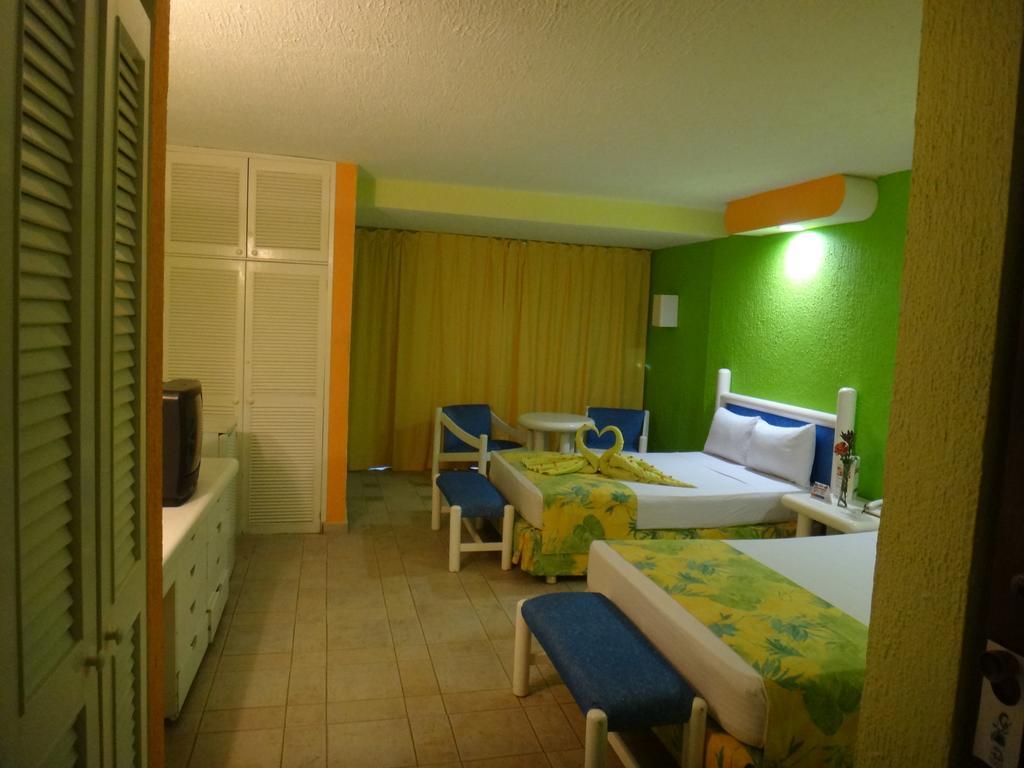 Solymar Beach Condos Cancun Bagian luar foto