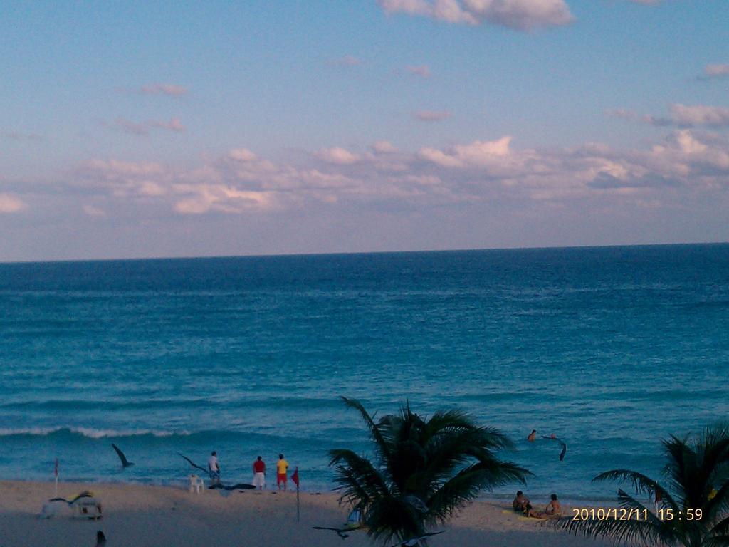 Solymar Beach Condos Cancun Bagian luar foto
